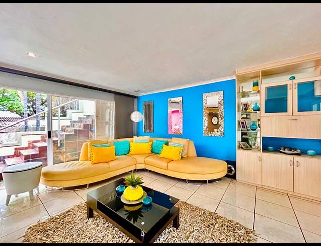 4 BEDROOM HOUSE FOR SALE IN CARIBBEAN BEACH